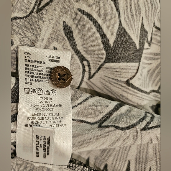 Tommy Bahama Black & White Short Sleeve Button-up Small Shirt - Picture 6 of 9